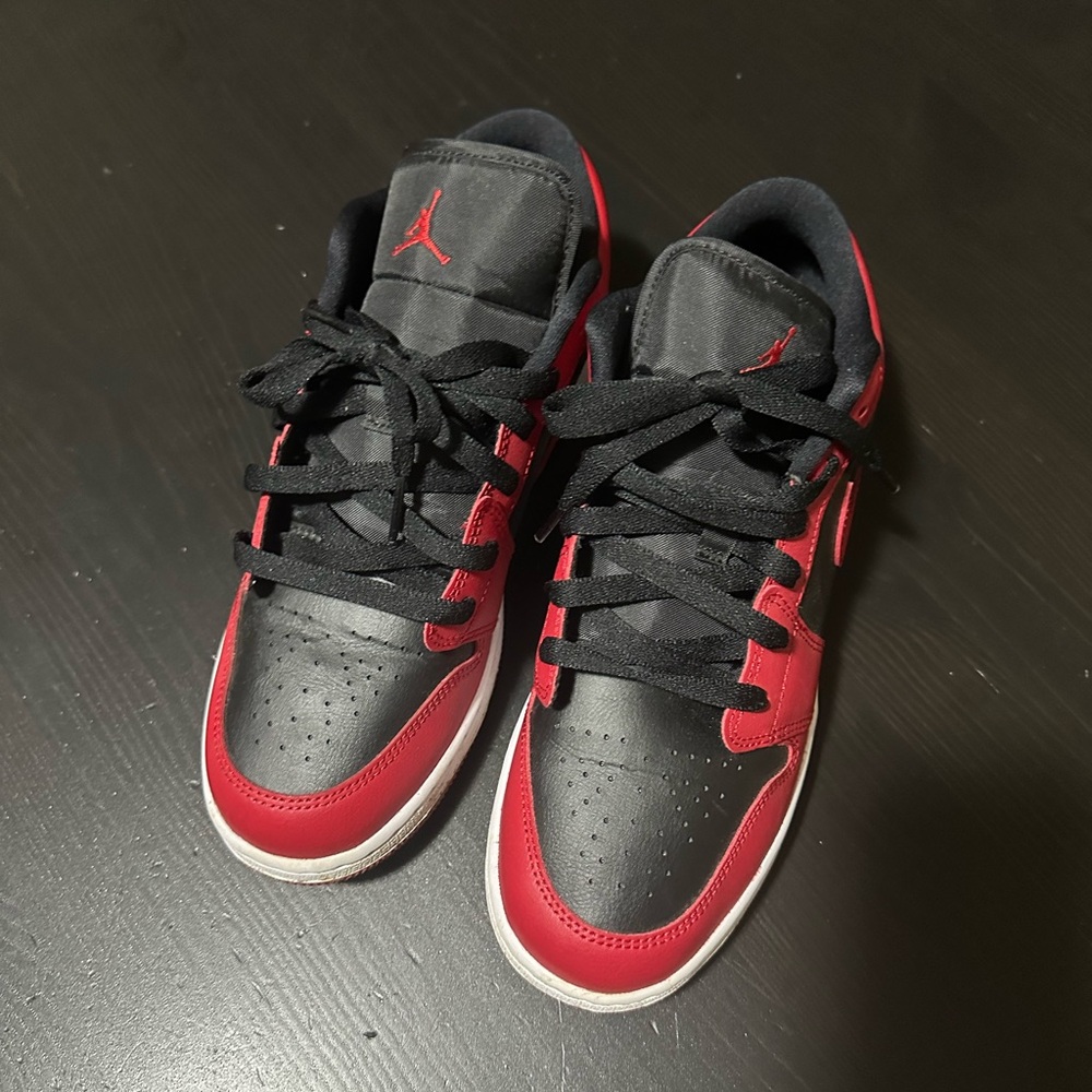 NIKE REVERSE BRED JORDAN 1 7Y / WOMENS 8.5 / MENS 7
